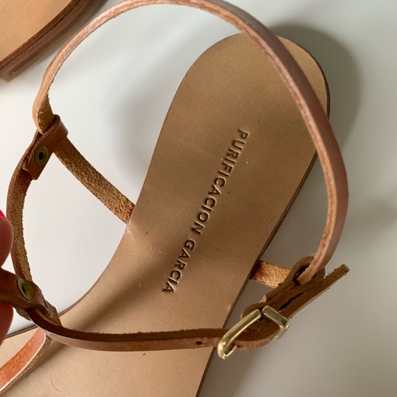 ❌SOLD❌ Gorgeous Strappy Sandals - Picture 3 of 5